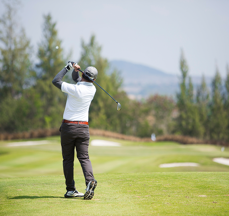 Golfspiller på banen